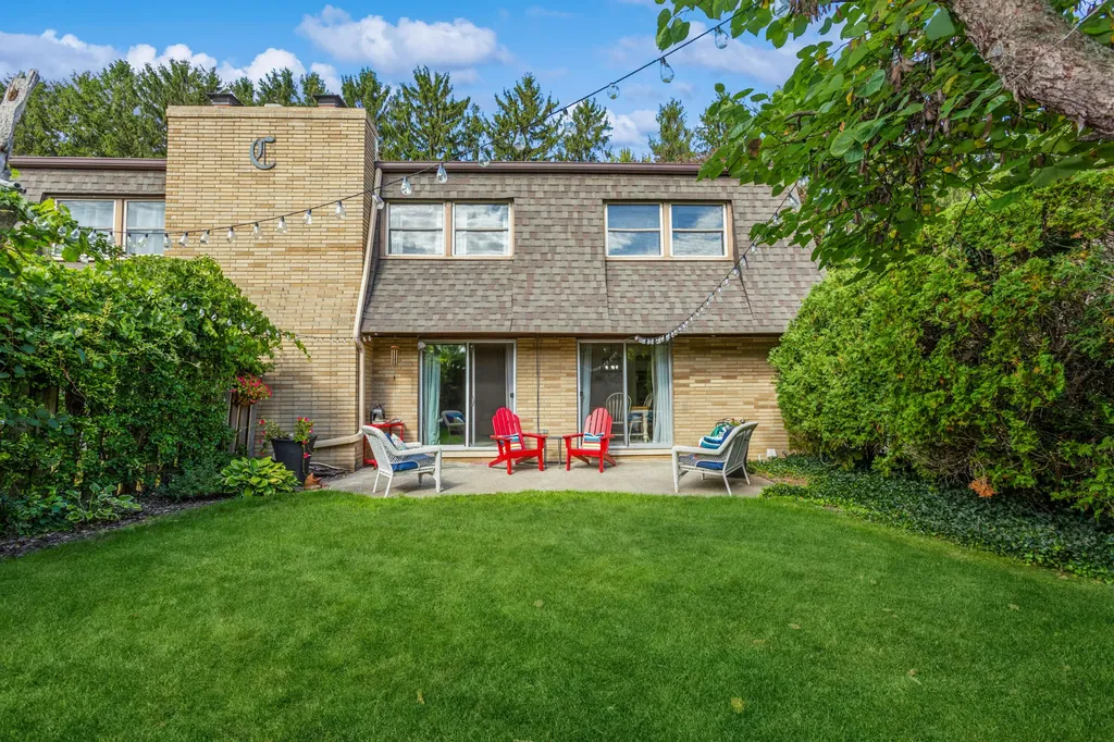 2727 S Lakeshore Drive St. Joseph Charter Township MI 49085