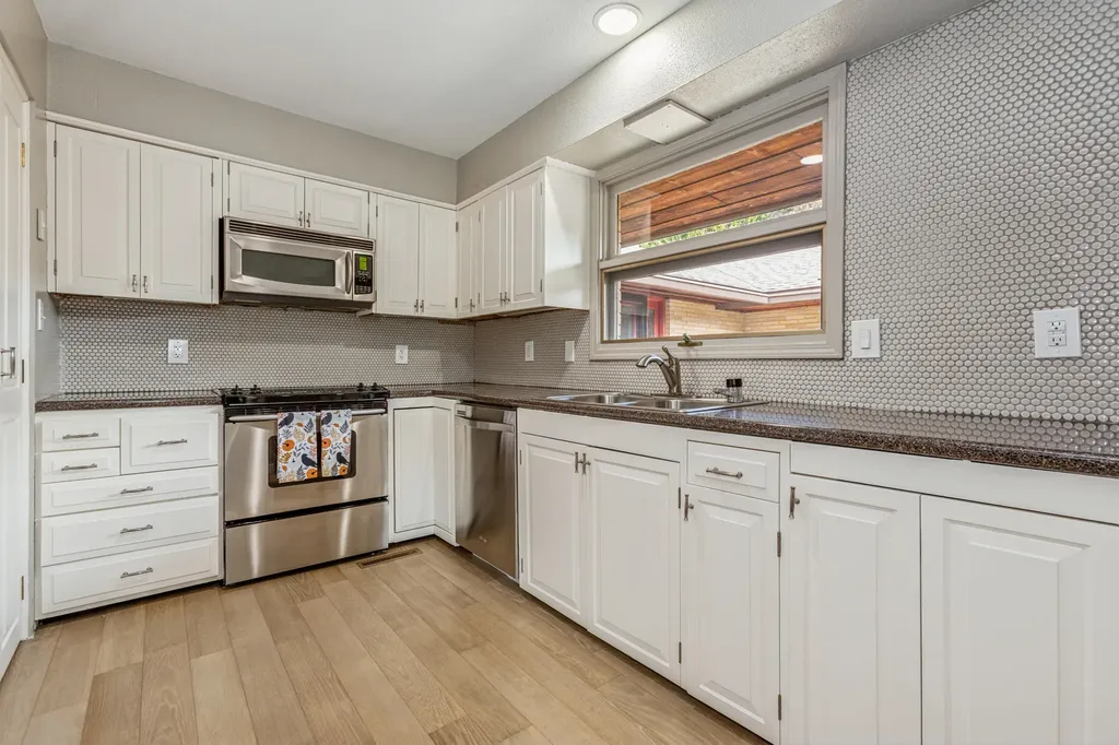 2727 S Lakeshore Drive St. Joseph Charter Township MI 49085