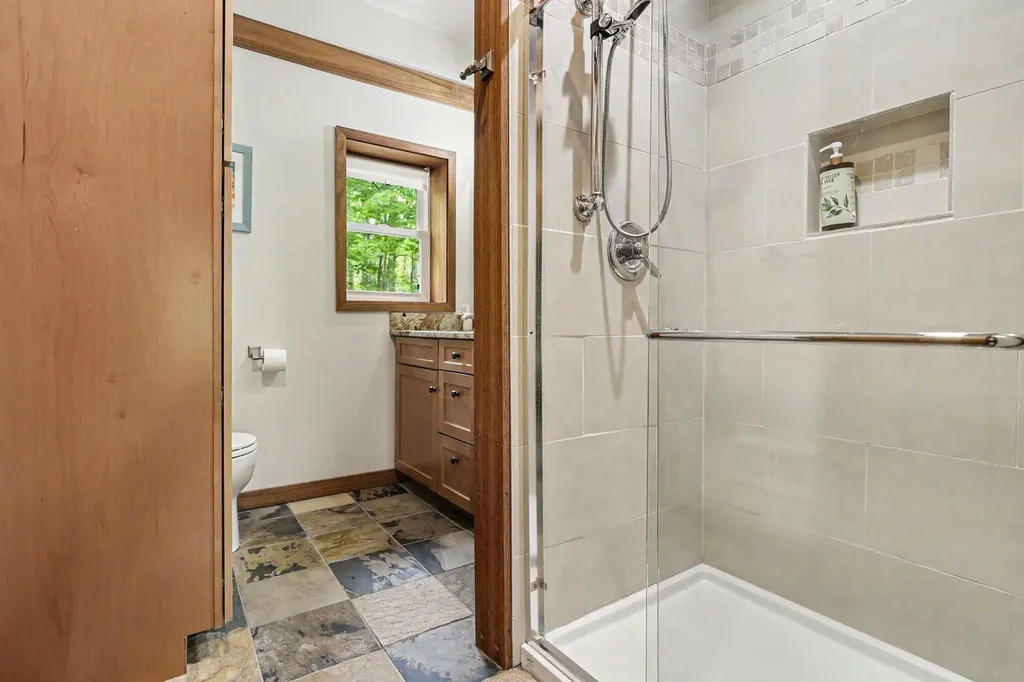 10953 Red Bud Trail Oronoko Charter Township MI 49103