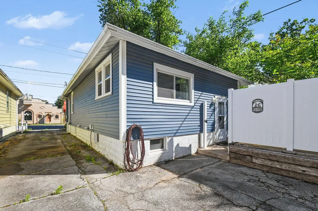 317 E Buffalo Street New Buffalo City MI 49117