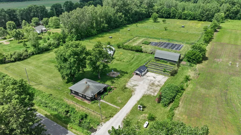 9962 Holden Road Lake Charter Township MI 49101
