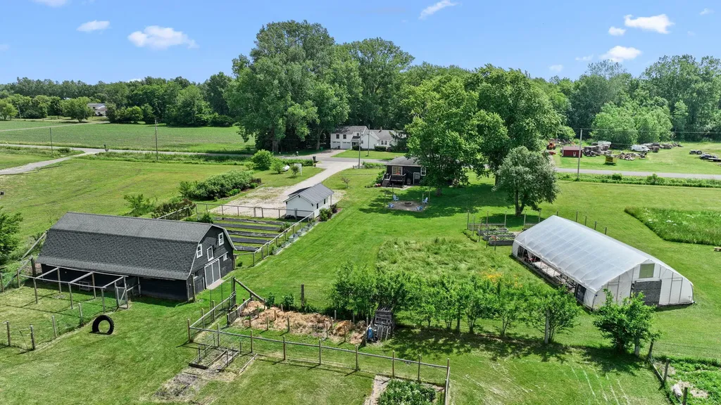 9962 Holden Road Lake Charter Township MI 49101