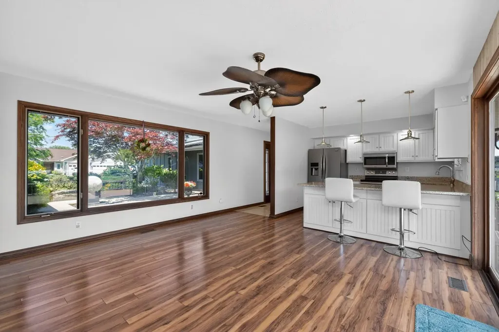 68911 Island Drive Ontwa Township MI 49112
