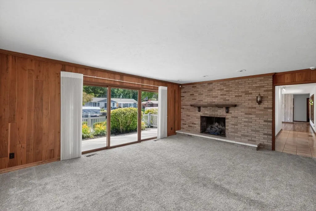 68911 Island Drive Ontwa Township MI 49112