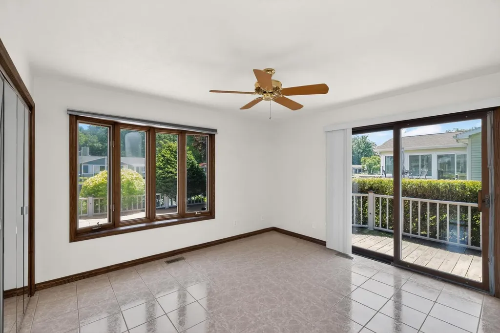 68911 Island Drive Ontwa Township MI 49112