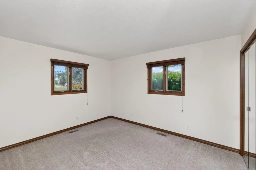 68911 Island Drive Ontwa Township MI 49112