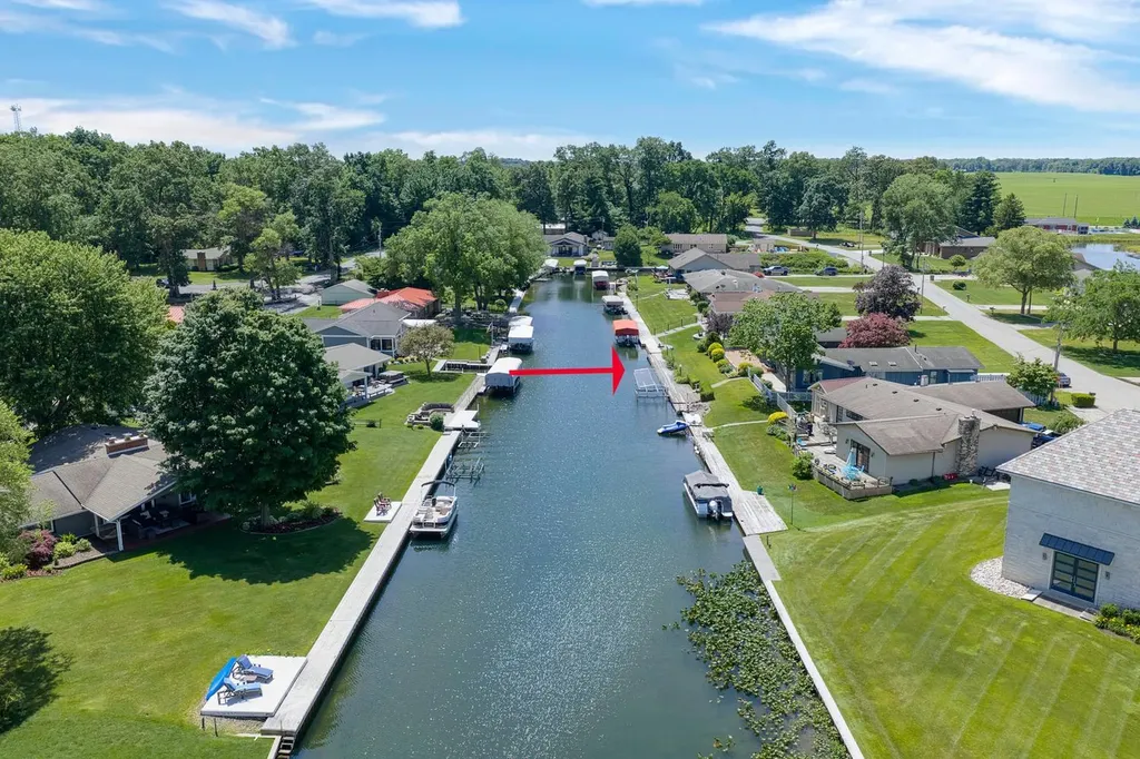 68911 Island Drive Ontwa Township MI 49112