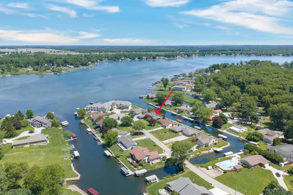 68911 Island Drive Ontwa Township MI 49112