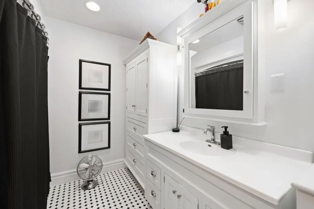 2 E Ash Street E Three Oaks Village MI 49128