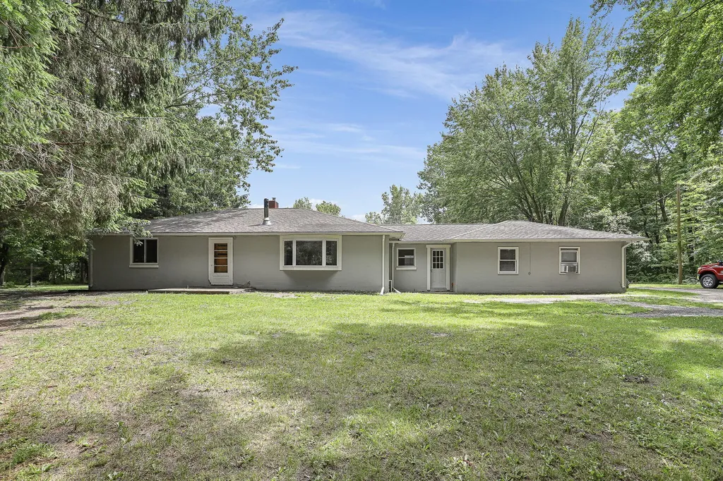2718 Coloma Road Hagar Township MI 49022