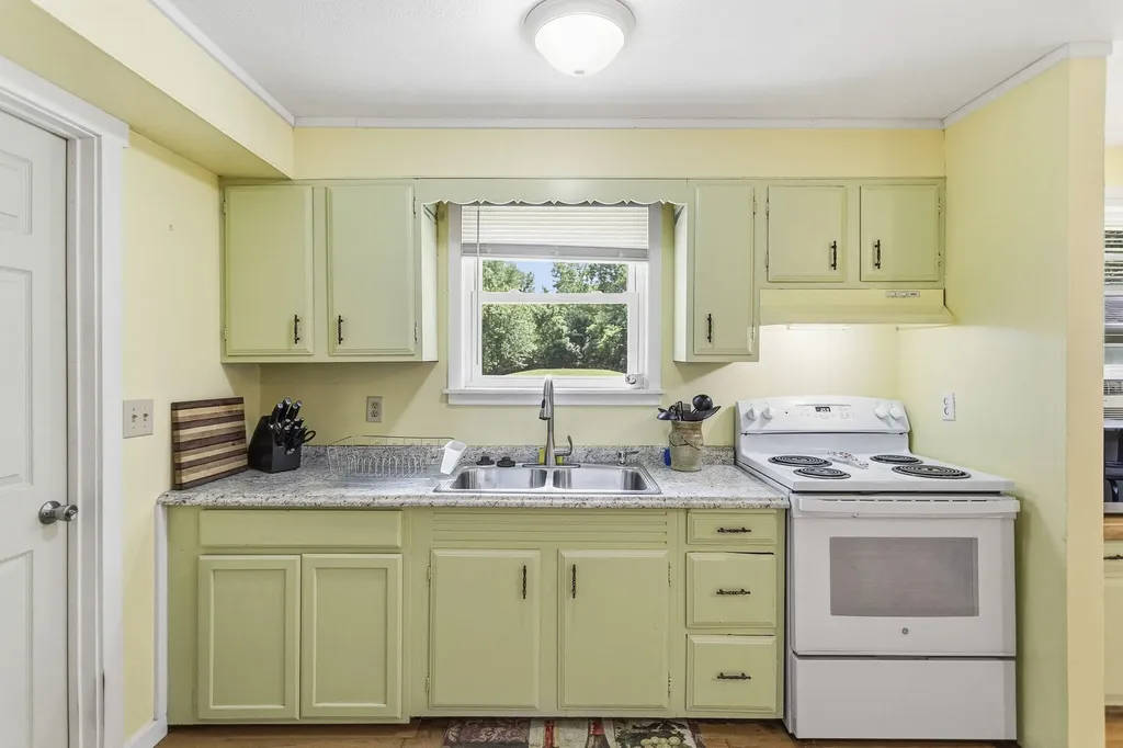 2718 Coloma Road Hagar Township MI 49022