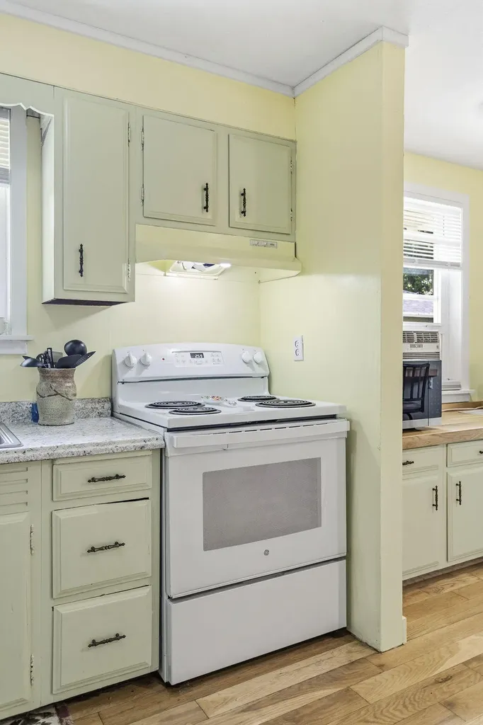 2718 Coloma Road Hagar Township MI 49022