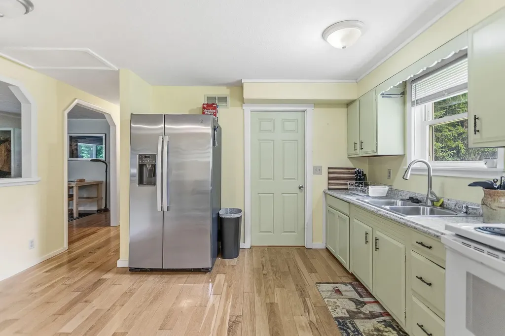 2718 Coloma Road Hagar Township MI 49022