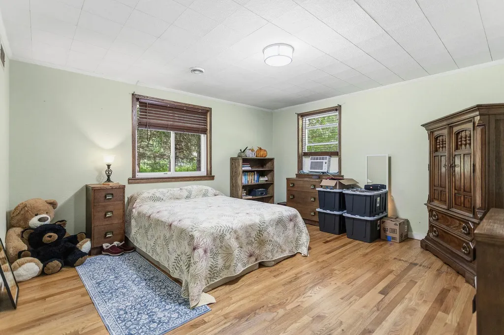 2718 Coloma Road Hagar Township MI 49022