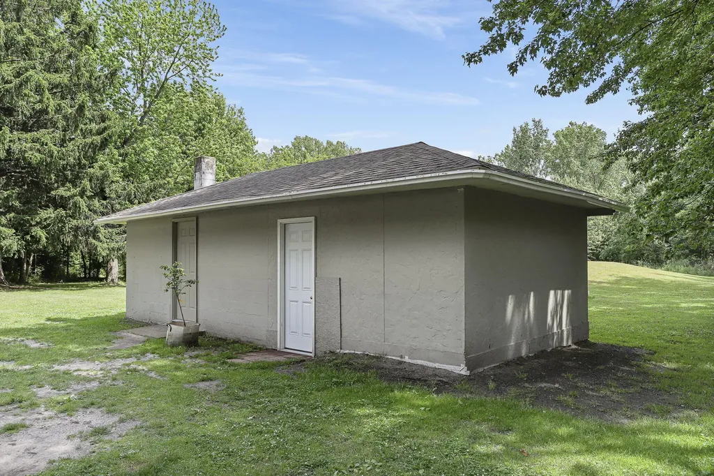 2718 Coloma Road Hagar Township MI 49022