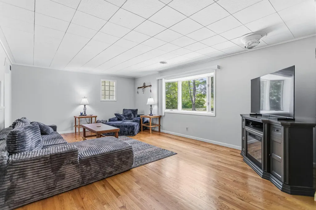 2718 Coloma Road Hagar Township MI 49022