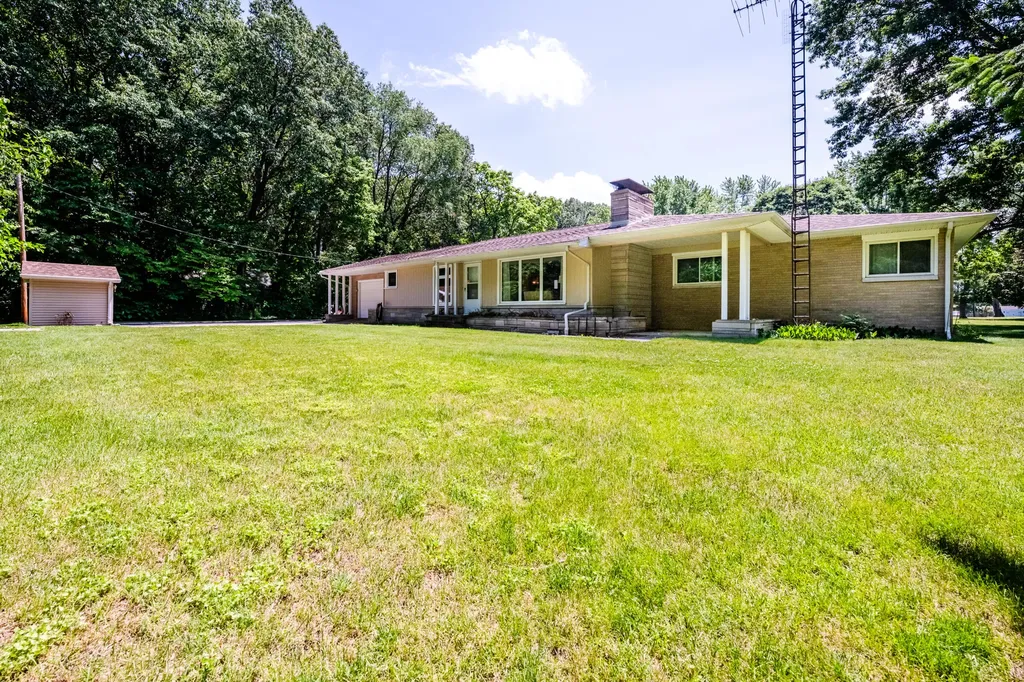 1595 Alex Path Lincoln Charter Township MI 49127