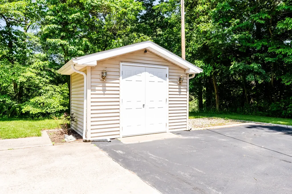 1595 Alex Path Lincoln Charter Township MI 49127