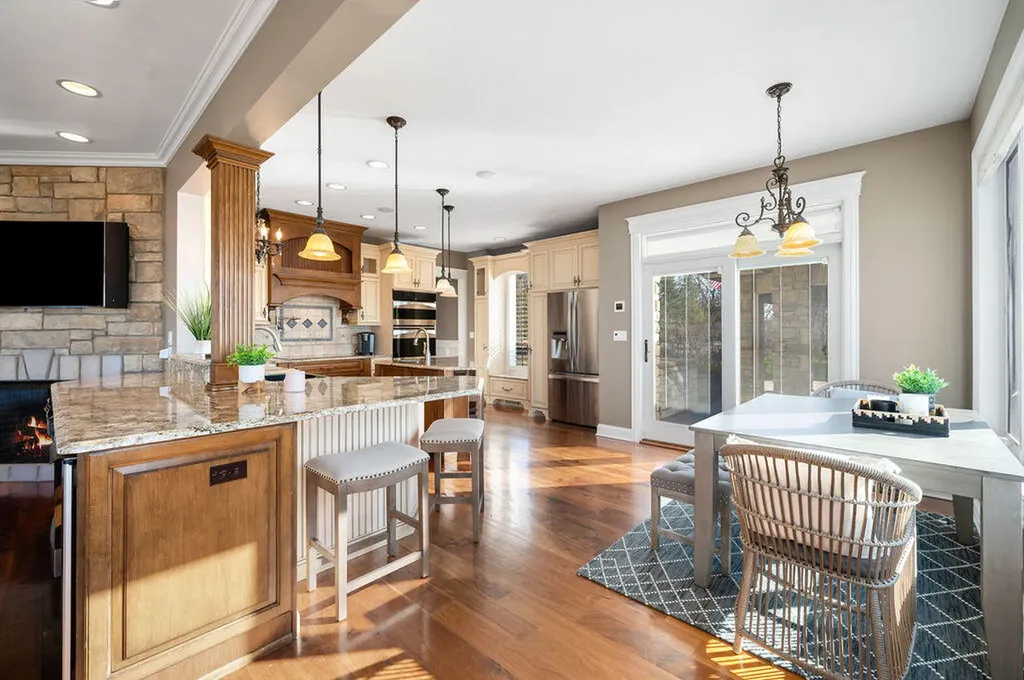 651 Sul Lago S Benton Charter Township MI 49022