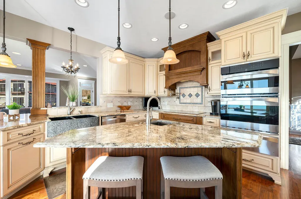 651 Sul Lago S Benton Charter Township MI 49022