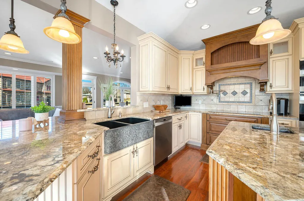 651 Sul Lago S Benton Charter Township MI 49022
