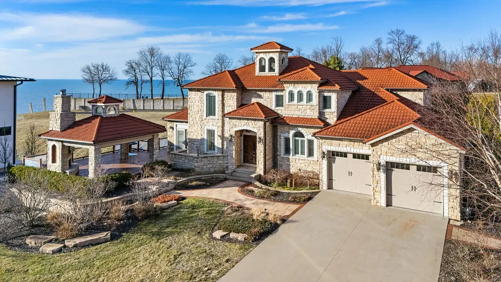 651 Sul Lago S Benton Charter Township MI 49022