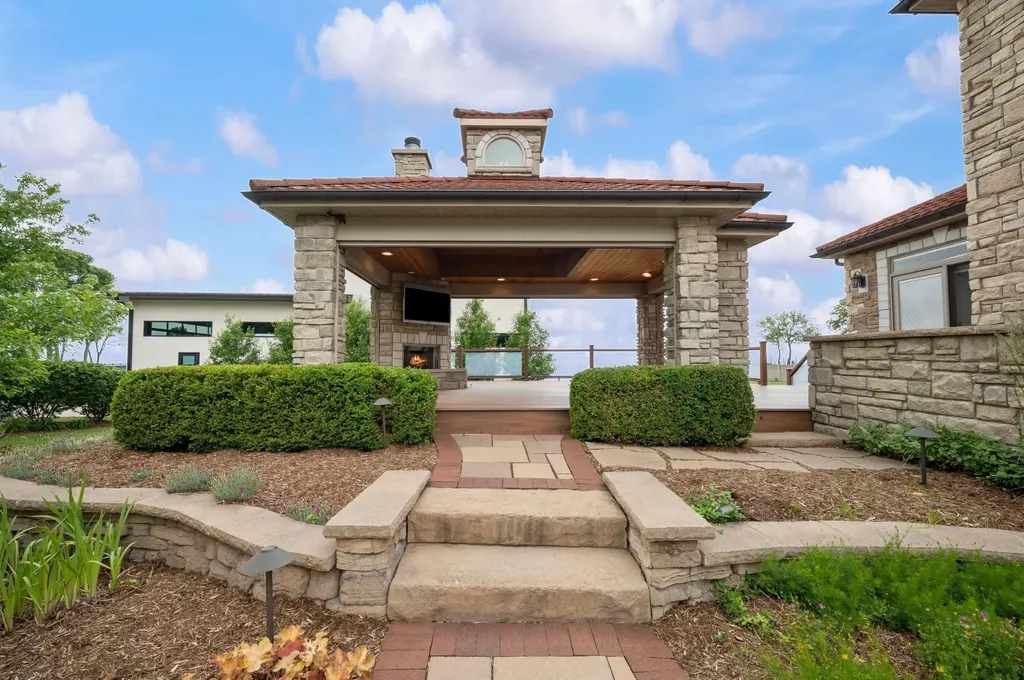 651 Sul Lago S Benton Charter Township MI 49022
