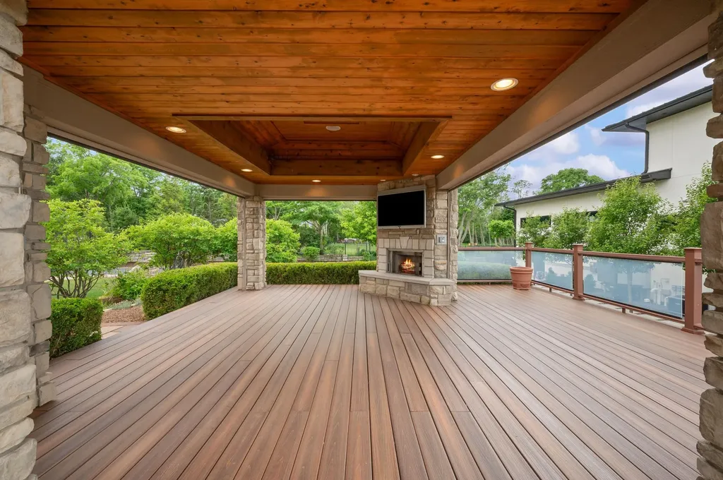 651 Sul Lago S Benton Charter Township MI 49022