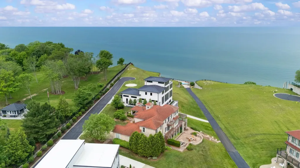 651 Sul Lago S Benton Charter Township MI 49022