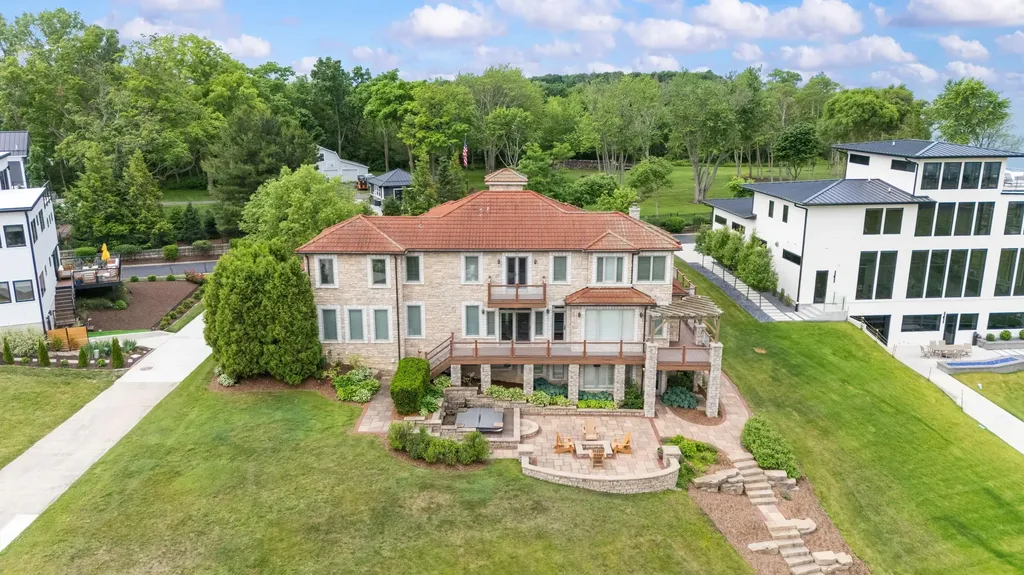 651 Sul Lago S Benton Charter Township MI 49022