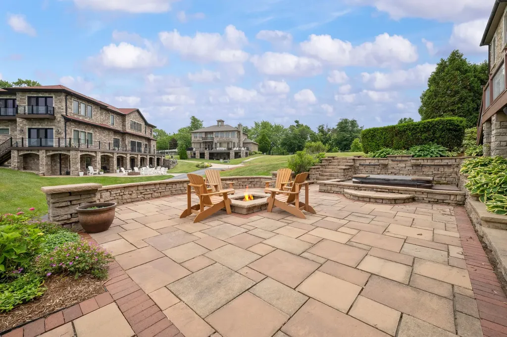 651 Sul Lago S Benton Charter Township MI 49022