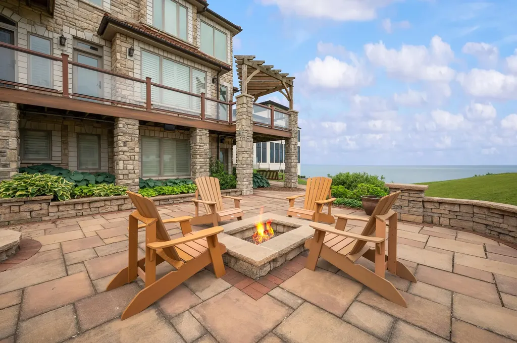 651 Sul Lago S Benton Charter Township MI 49022