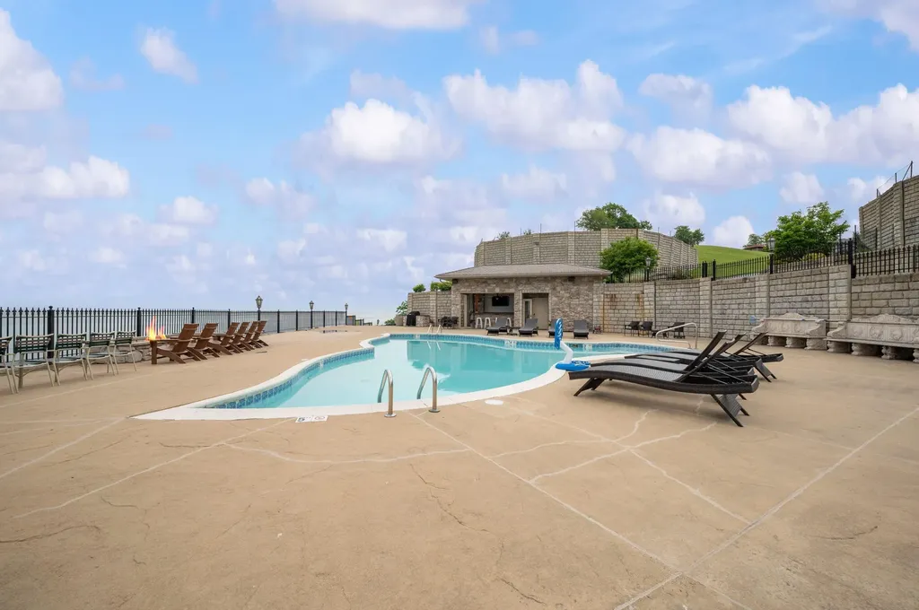 651 Sul Lago S Benton Charter Township MI 49022