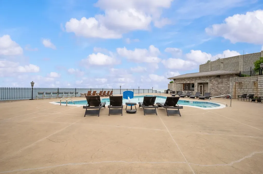 651 Sul Lago S Benton Charter Township MI 49022
