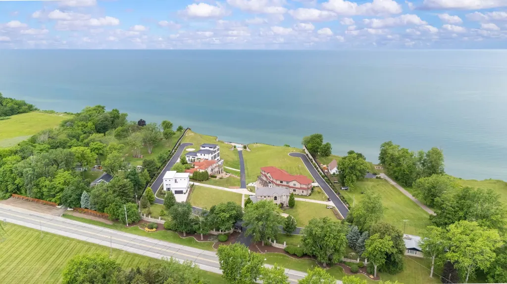 651 Sul Lago S Benton Charter Township MI 49022