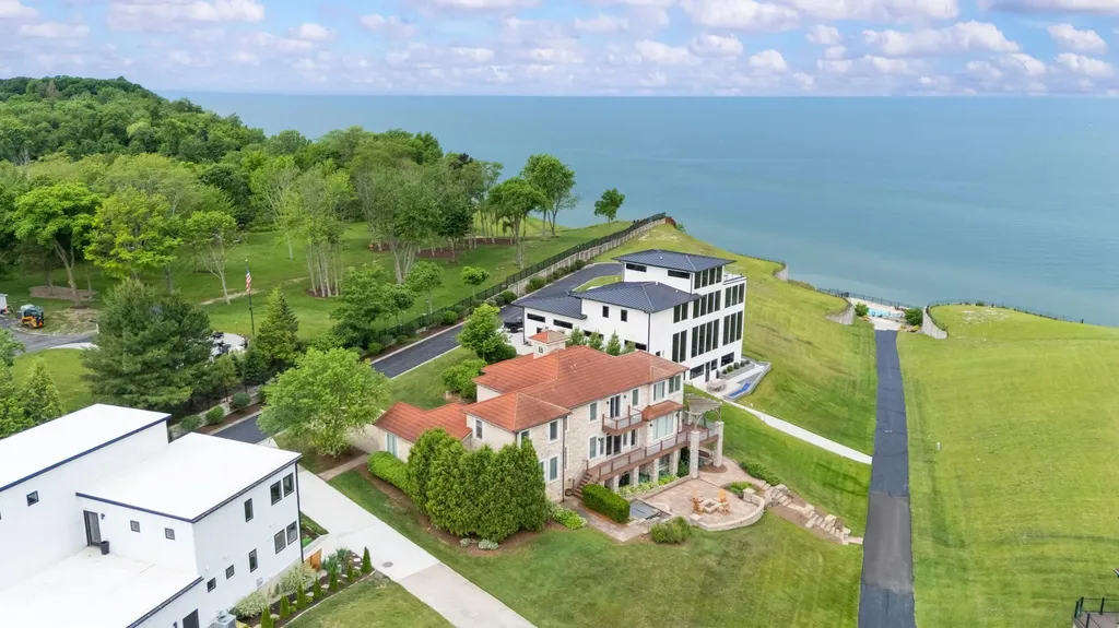 651 Sul Lago S Benton Charter Township MI 49022