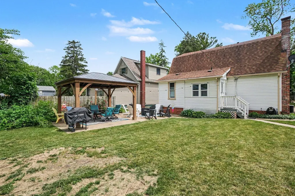 729 South Haven Place South Haven City MI 49090
