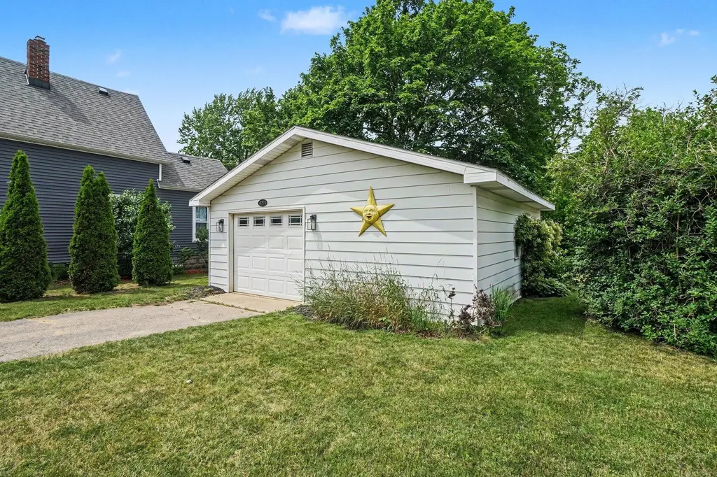 729 South Haven Place South Haven City MI 49090