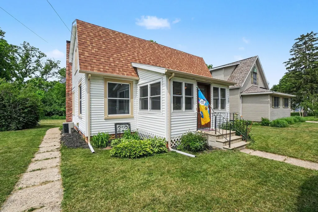 729 South Haven Place South Haven City MI 49090