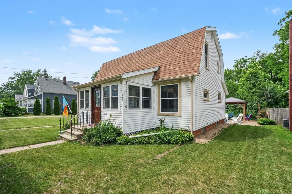 729 South Haven Place South Haven City MI 49090