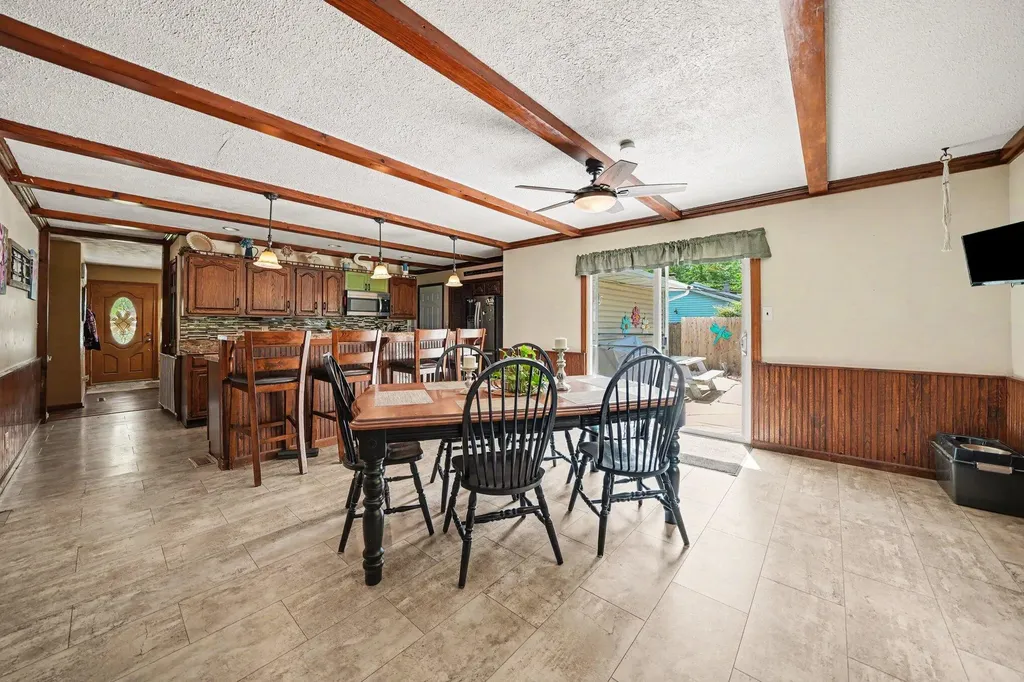 24064 Redfield Street Ontwa Township MI 49112
