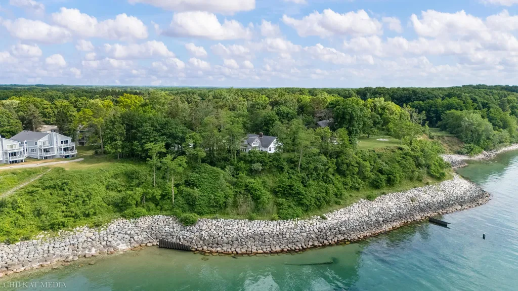 2815 Lake Pines Path Lincoln Charter Township MI 49085