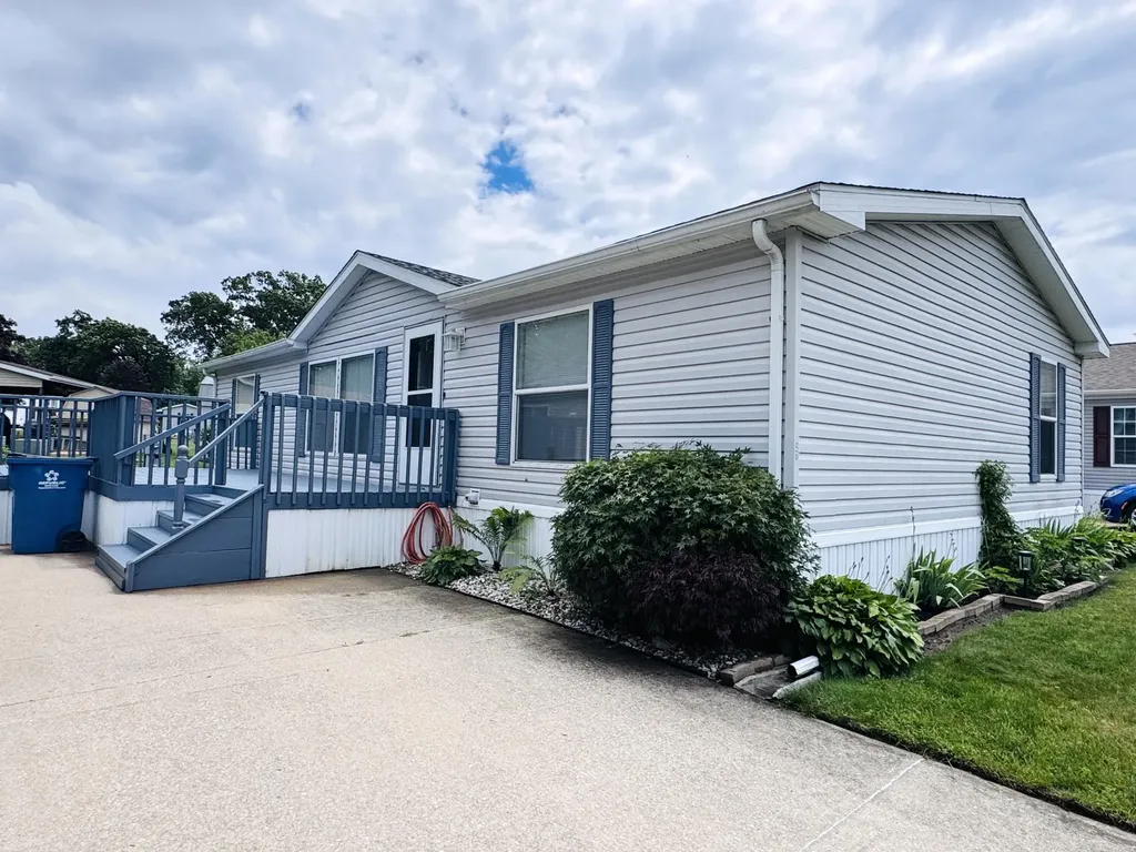 22 N Wildflower Niles Township MI 49120