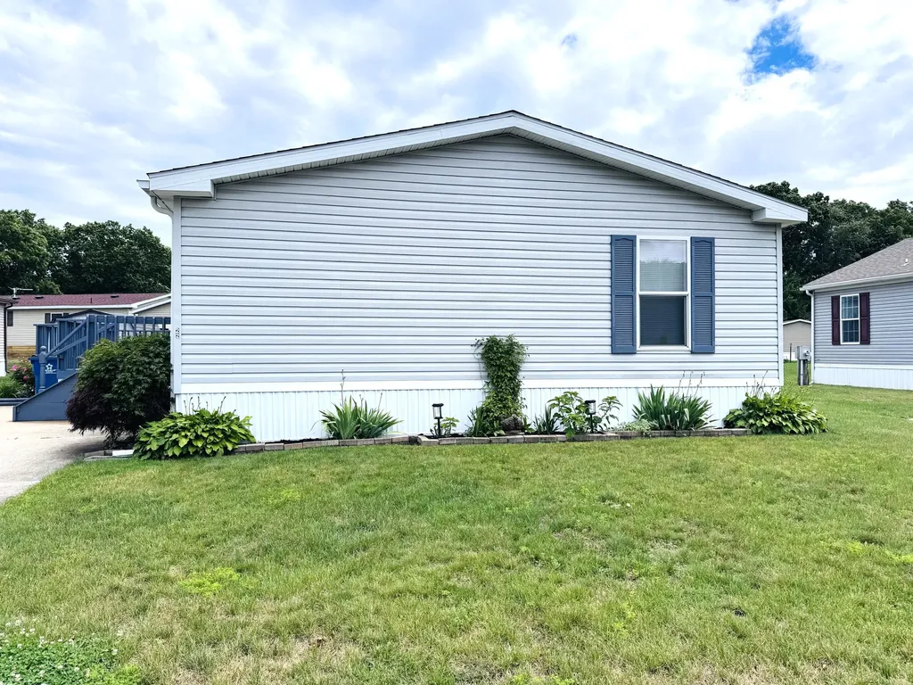 22 N Wildflower Niles Township MI 49120