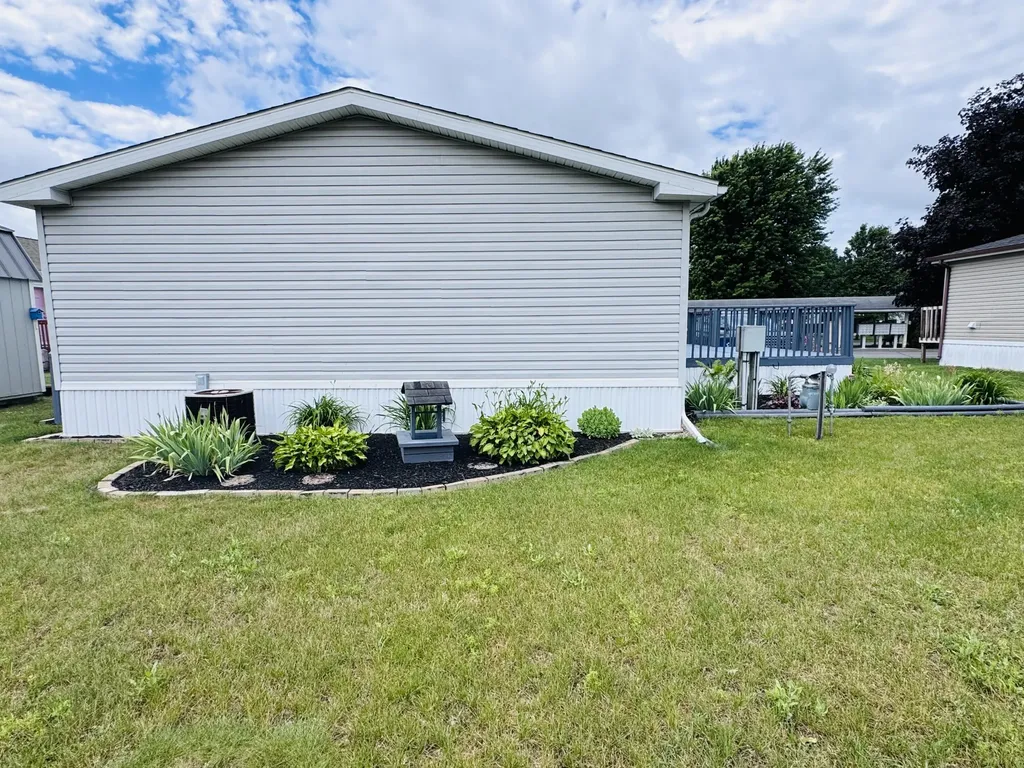 22 N Wildflower Niles Township MI 49120
