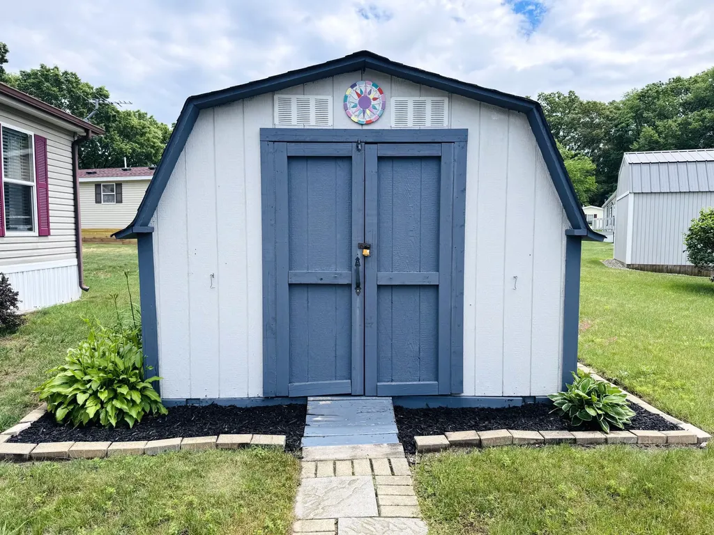 22 N Wildflower Niles Township MI 49120