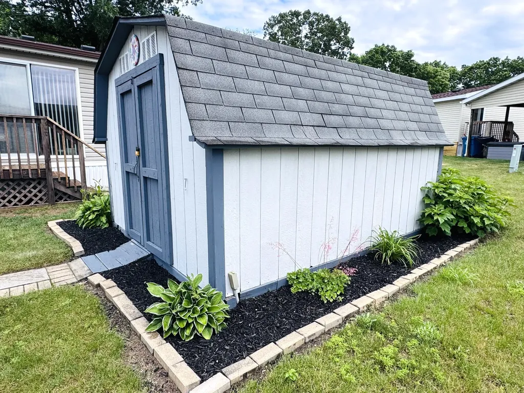22 N Wildflower Niles Township MI 49120