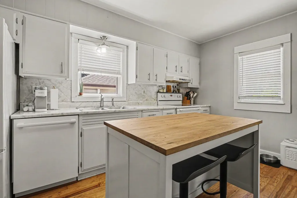 5209 S Roosevelt Road Lincoln Charter Township MI 49127