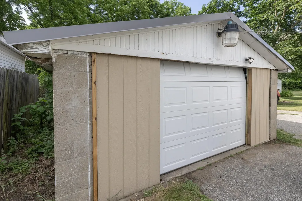 123 Hilltop Lane Cassopolis Village MI 49031