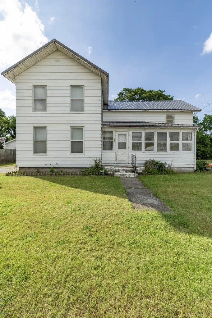 123 Hilltop Lane Cassopolis Village MI 49031